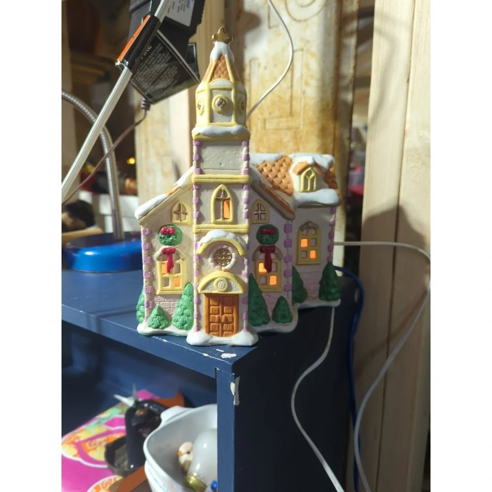 House of Lloyd Village Church Christmas Around World Lighted Collection  542082